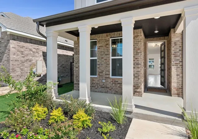 Photo 3 of Single family home for sale at 516 Palatino Bnd, Liberty Hill, TX 78642 | MLS# 7356619 | Listing updated on 2026-10-07