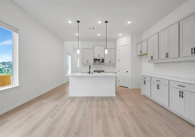 Photo 3 of Sale Pending at 564 Darley Oak Dr, Dripping Springs, TX 78620 | MLS# 9437267 | Listing updated on 2026-09-01