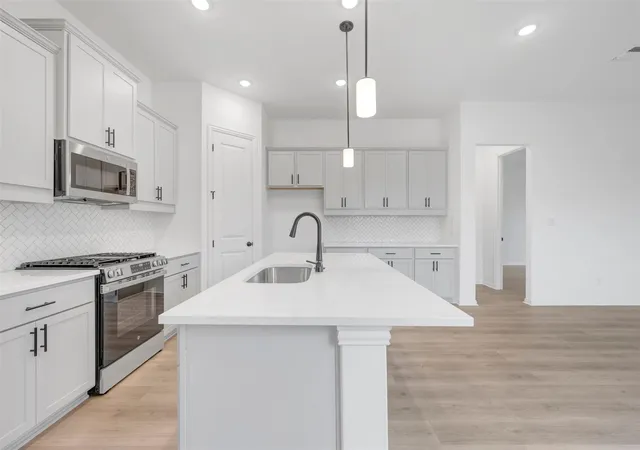 Photo 3 of Sale Pending at 564 Darley Oak Dr, Dripping Springs, TX 78620 | MLS# 9437267 | Listing updated on 2026-09-01