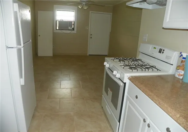3rd image of 2608 And 2610 Rogers Ave, Austin, TX 78722 | MLS# 5778363