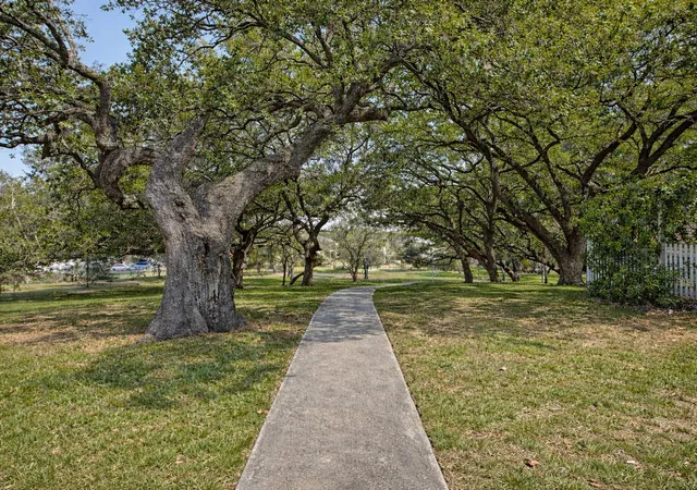 4th image of 1845 River Xing Cir, Austin, TX 78741