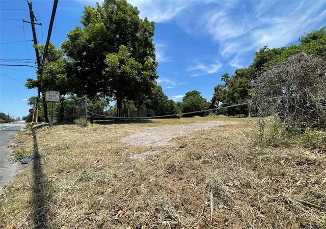 4th image of 6011 Bolm Rd, Austin, TX 78721 | MLS# 7733316