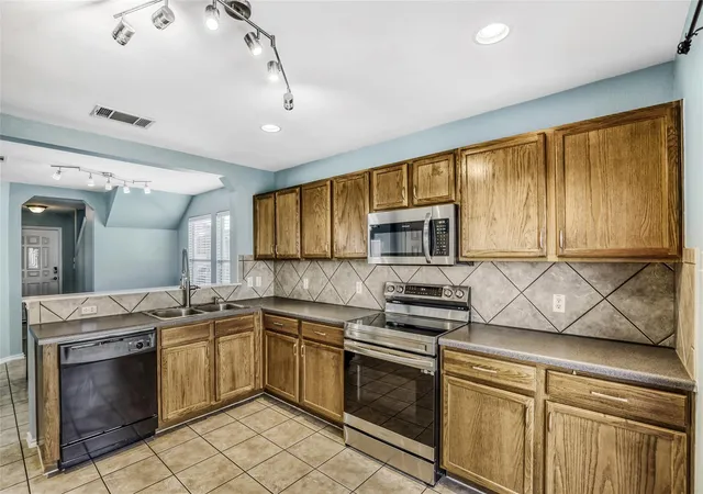 Photo 3 of Single family home for sale at 5624 Colinton Ave, Austin, TX 78754 | MLS# 4387479 | Listing updated on 2026-07-23