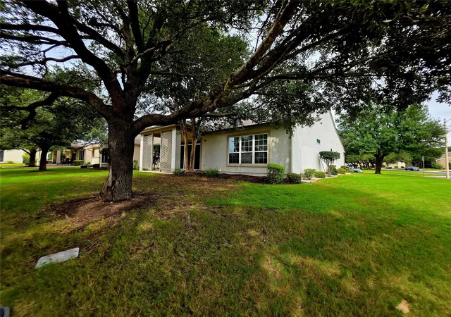 Photo 2 of Single family home for sale at 201 Yosemite Rd, Georgetown, TX 78633 | MLS# 2141530 | Listing updated on 2026-07-29