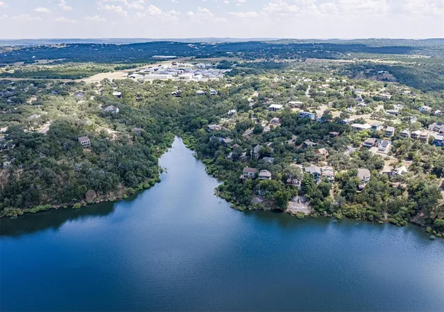 Photo 3 of Single family home for sale at 106 Ctr Cvs Ii Loop, Spicewood, TX 78669 | MLS# 3113841 | Listing updated on 2026-08-06