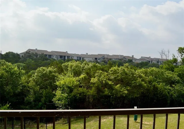 2nd image of 2320 Gracy Farms Ln, Austin, TX 78758