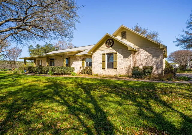 2nd image of 550 Timber Ridge Rd, Marble Falls, TX 78654 | MLS# 6588171