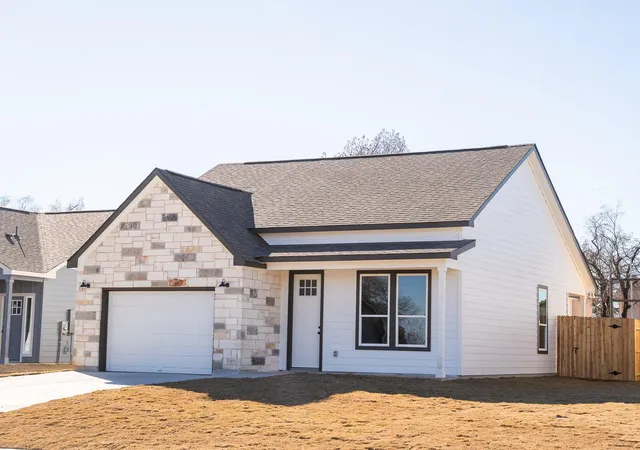 2nd image of 313 String Prairie Wy, Smithville, TX 78957 | MLS# 6855212