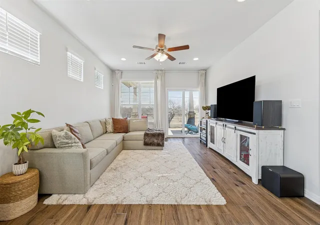 Listing Photo 5 - Condo for sale in building located at 20500 Tractor Dr, Pflugerville, TX 78660 - Unit #A