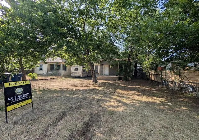 2nd image of 3208 E 16th St, Austin, TX 78721 | MLS# 2299016