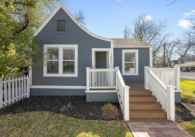 Photo 3 of Single family home for sale at 1407 S Myrtle St, Georgetown, TX 78626 | MLS# 8902838 | Listing updated on 2026-07-18