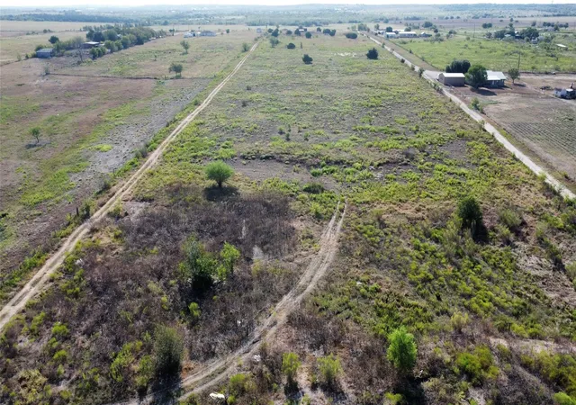 Photo 4 of House for sale at 14024 Graef Rd, Creedmoor, TX 78610 | MLS# 7008742 | Listing updated on 2026-10-02