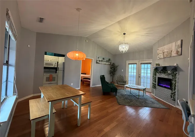 Photo 3 of Condo for sale at 2509 Pearl St #7, Austin, TX 78705 | MLS# 7626862 | Listing updated on 2026-10-08