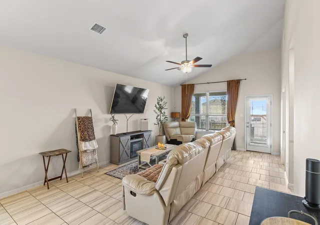 Photo 4 of Single family home for sale at 276 Finstown St, Hutto, TX 78634 | MLS# 2381058 | Listing updated on 2026-09-02