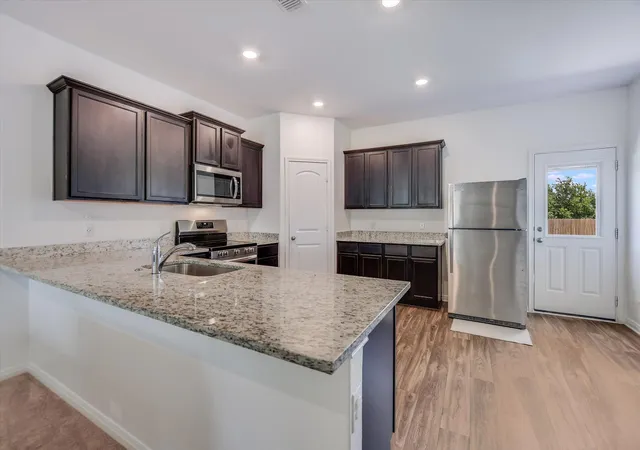 4th image of 145 Riverdale Dr, Jarrell, TX 76537 | MLS# 7587476