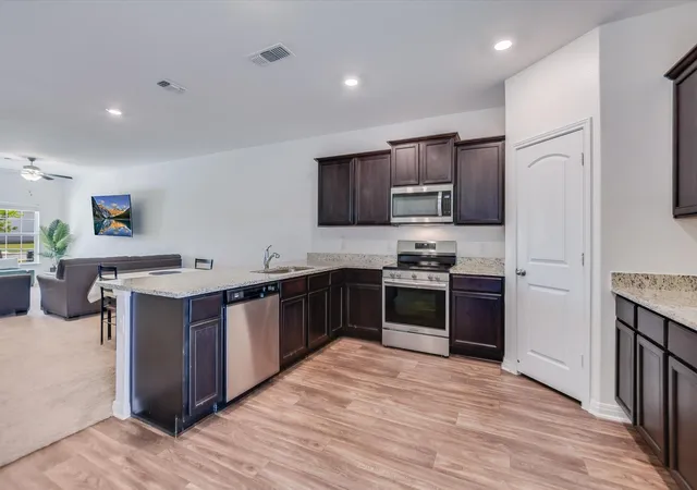 5th image of 145 Riverdale Dr, Jarrell, TX 76537 | MLS# 7587476