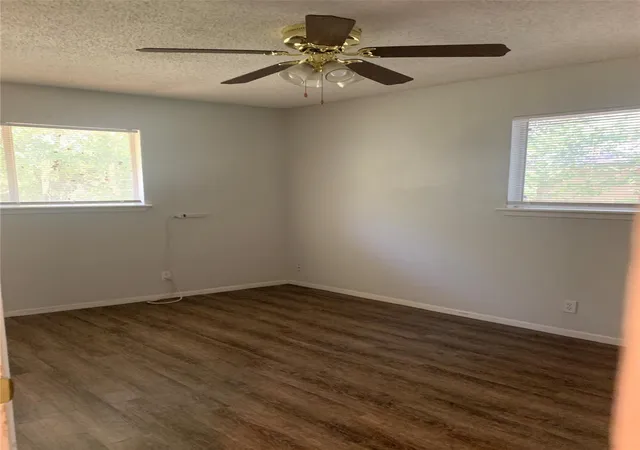 2nd image of 413-415 Live Oak St, Kyle, TX 78640