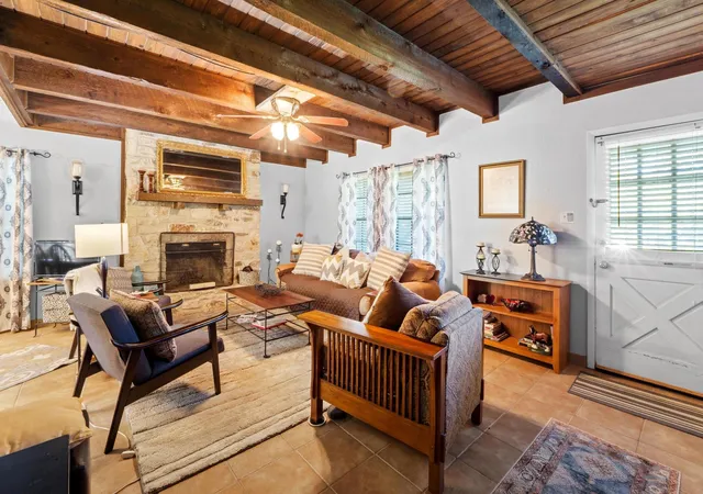 5th image of 103 S Laurelwood Dr Dr S, Austin, TX 78733 | MLS# 2013583