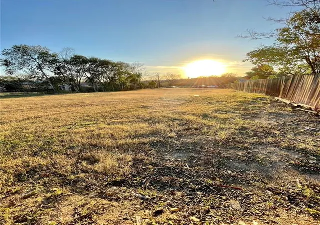 2nd image of 2009 Greenwood Ave, Austin, TX 78723 | MLS# 9882009