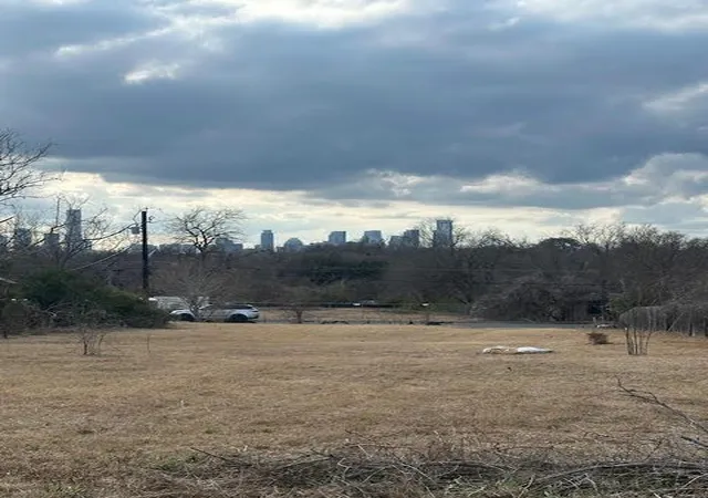 4th image of 2009 Greenwood Ave, Austin, TX 78723 | MLS# 9882009