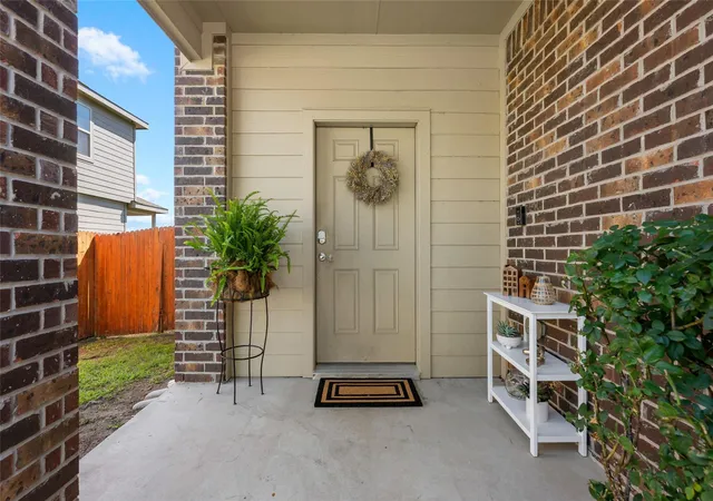 Photo 3 of Sale Pending at 10117 Crescendo Ln, Austin, TX 78747 | MLS# 5958758 | Listing updated on 2026-10-12