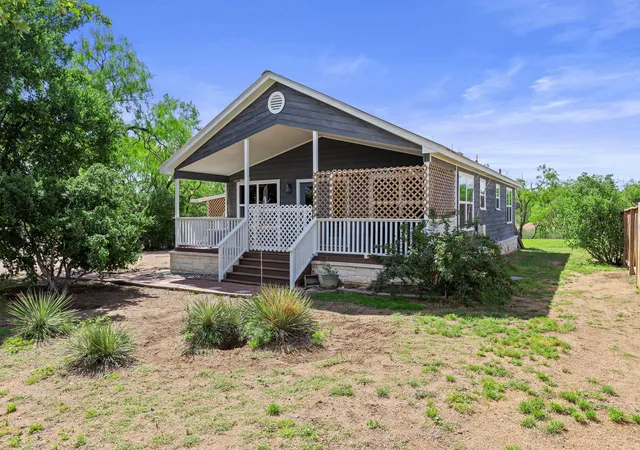 Homes for sale in Kingsland, TX | 813 Airway St, Kingsland, TX 78639 | MLS# 6757807