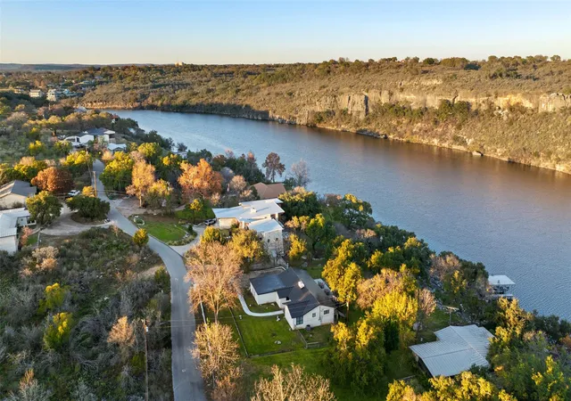 24th image of 1204 Los Escondidos St, Marble Falls, TX 78654 | MLS# 4612075