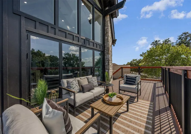 Photo 2 of Single family home for sale at 19005 Venture Dr, Lago Vista, TX 78645 | MLS# 4177607 | Listing updated on 2026-10-06
