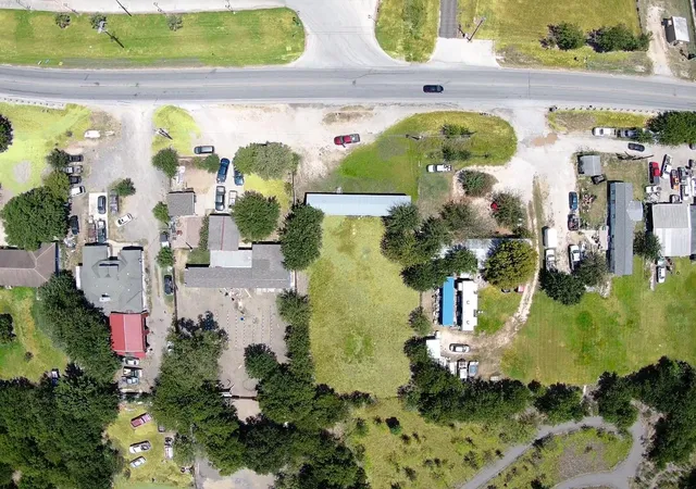 Photo 3 of Manufactured home for sale at 3060 Fm 2001, Buda, TX 78610 | MLS# 3620533 | Listing updated on 2026-07-30