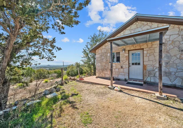2nd image of 450 Eagles Nest Dr, Wimberley, TX 78676 | MLS# 5403346
