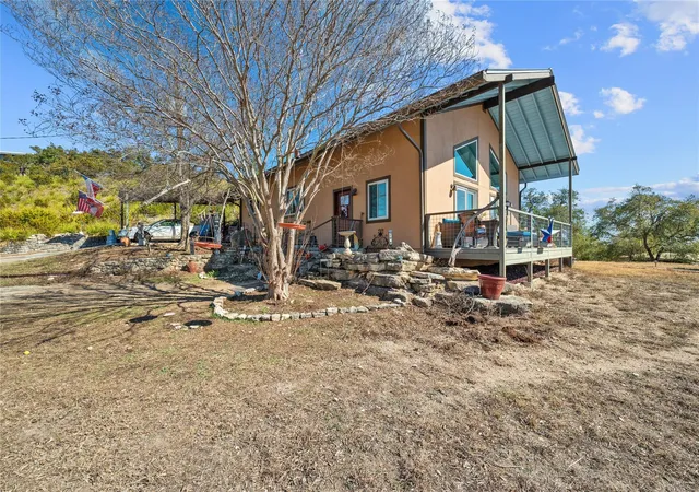 Photo 4 of Single family home for sale at 450 Eagles Nest Dr, Wimberley, TX 78676 | MLS# 5403346 | Listing updated on 2026-03-07