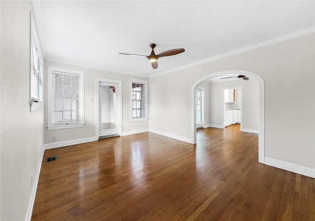 Photo 4 of Sale Pending at 2009 Travis Hts Blvd, Austin, TX 78704 | MLS# 7824619 | Listing updated on 2026-09-25