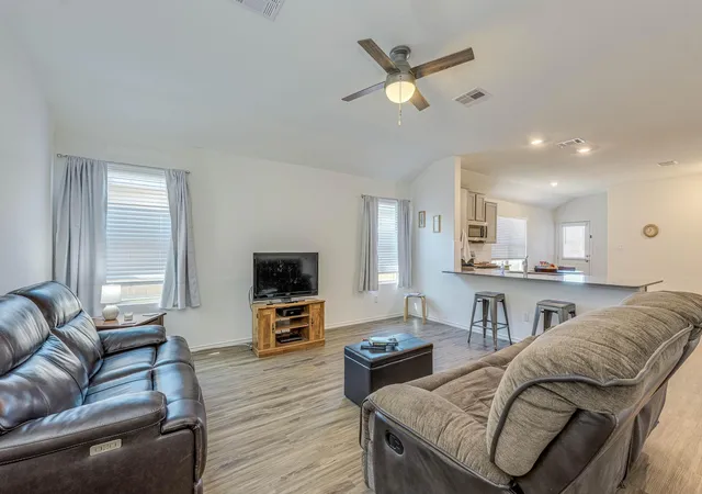 4th image of 557 Greatest Gift Wy, Jarrell, TX 76537 | MLS# 8242686