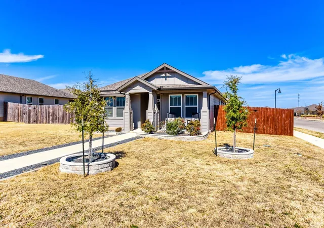 4th image of 1005 Main St, Hutto, TX 78634 | MLS# 4437016