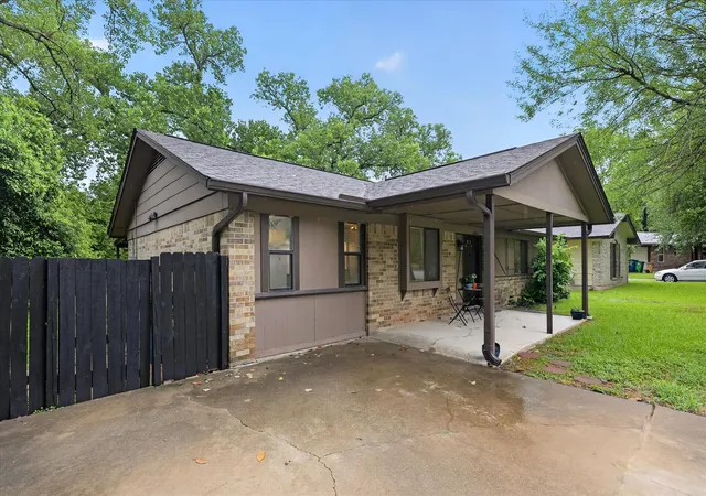 Photo 2 of Single family home for sale at 6001 Leisure Run Rd, Austin, TX 78745 | MLS# 9832049 | Listing updated on 2026-09-04