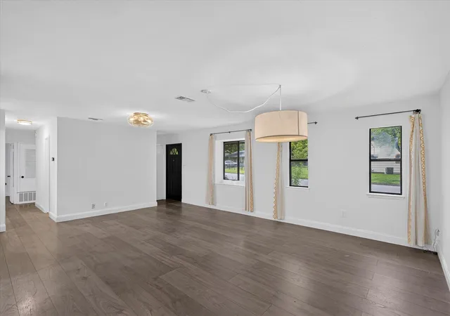 Photo 4 of Single family home for sale at 6001 Leisure Run Rd, Austin, TX 78745 | MLS# 9832049 | Listing updated on 2026-09-04