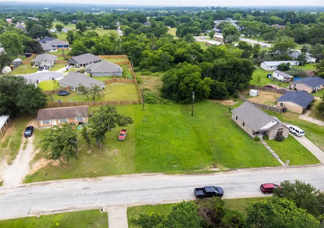 12th image of 401 W Kleb St, Caldwell, TX 77836 | MLS# 9248447