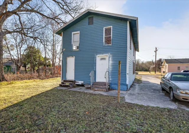 Homes for sale in Hearne, TX | 706 W 5th St, Hearne, TX 77859 | MLS# 7325133