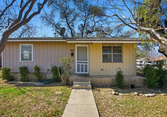 Homes for sale in Georgetown, TX | 202 Forest St, Georgetown, TX 78626 | MLS# 6506944