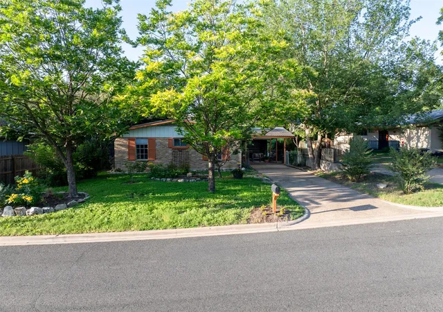 1st image of 204 La Vista St, Austin, TX 78704 | MLS# 3790923