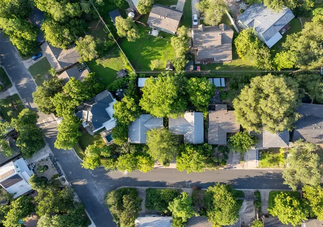 28th image of 204 La Vista St, Austin, TX 78704 | MLS# 3790923