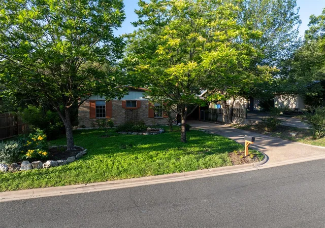 5th image of 204 La Vista St, Austin, TX 78704 | MLS# 3790923
