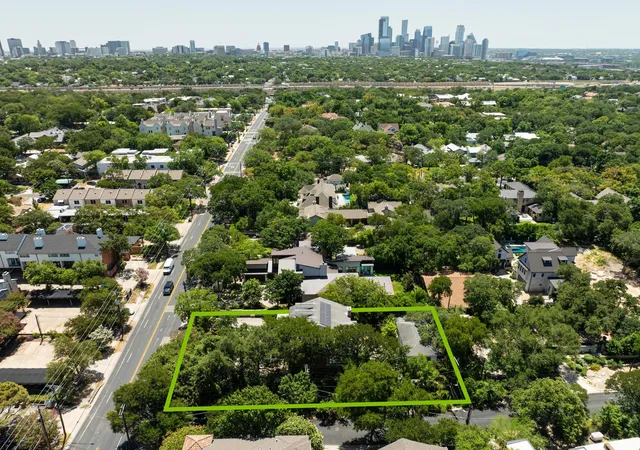 Photo 3 of Mansion for sale at 2413 Enfield Rd, Austin, TX 78703 | MLS# 7076508 | Listing updated on 2026-10-06