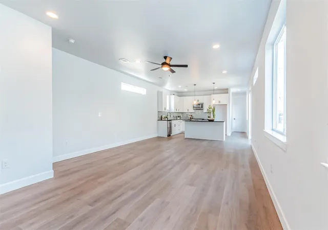 5th image of 1130 Spur St, Austin, TX 78721
