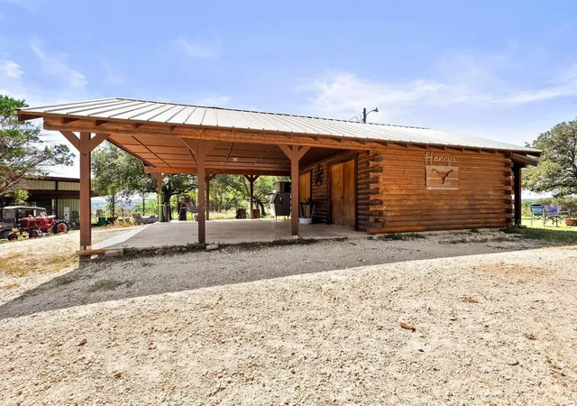 Photo 1 of House for sale at 2102 Private Rd 1377, Lampasas, TX 76550 | MLS# 8759885 | Listing updated on 2026-03-16
