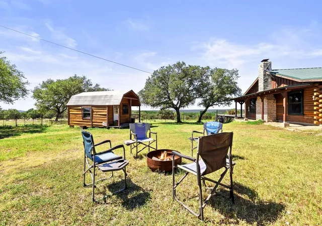 Photo 2 of House for sale at 2102 Private Rd 1377, Lampasas, TX 76550 | MLS# 8759885 | Listing updated on 2026-03-16