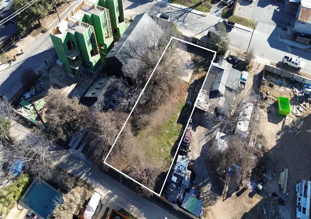 1st image of 2806 E 3rd St, Austin, TX 78702 | MLS# 5892536
