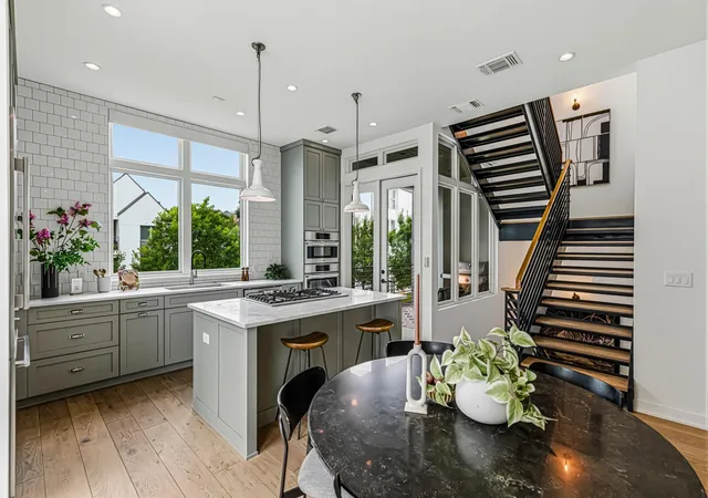 Photo 2 of Sale Pending at 2512 Watkins Way, Austin, TX 78746 | MLS# 6000495 | Listing updated on 2026-10-05
