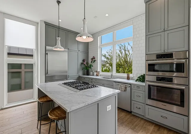 Photo 4 of Sale Pending at 2512 Watkins Way, Austin, TX 78746 | MLS# 6000495 | Listing updated on 2026-10-05