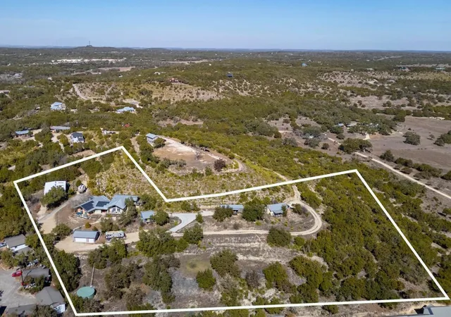 3rd image of 310 Eagles Nest Dr, Wimberley, TX 78676 | MLS# 9268607